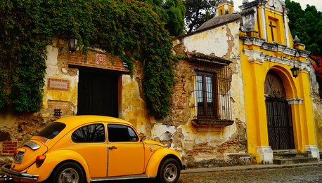 Calle de los pasos, Antigua Guatemala, Guatemala